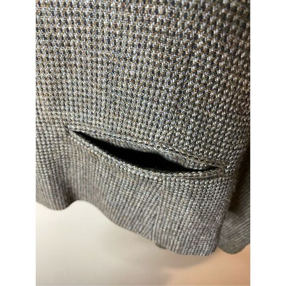 Size 14 vintage tweed jacket unbranded. Made in Romania. Shoulders 17”, P2P 21“. - Picture 4 of 7